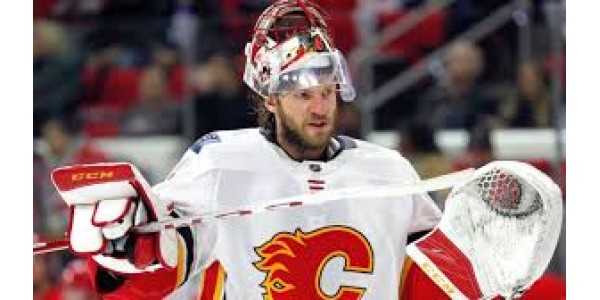 Mike Smith hjælper Calgary Flames vinde